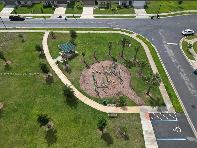 Community amenities in , Haines City (Image 12).