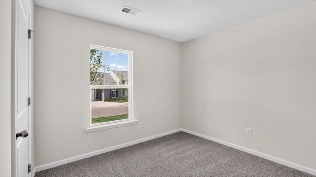 Spacious, unfurnished interior of a new home in Cedar Gap, Fountain Inn (Image 19).