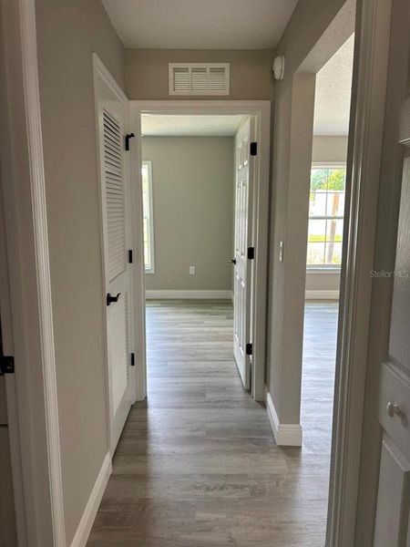 Spacious, unfurnished interior of a new home in , Dunnellon (Image 23).