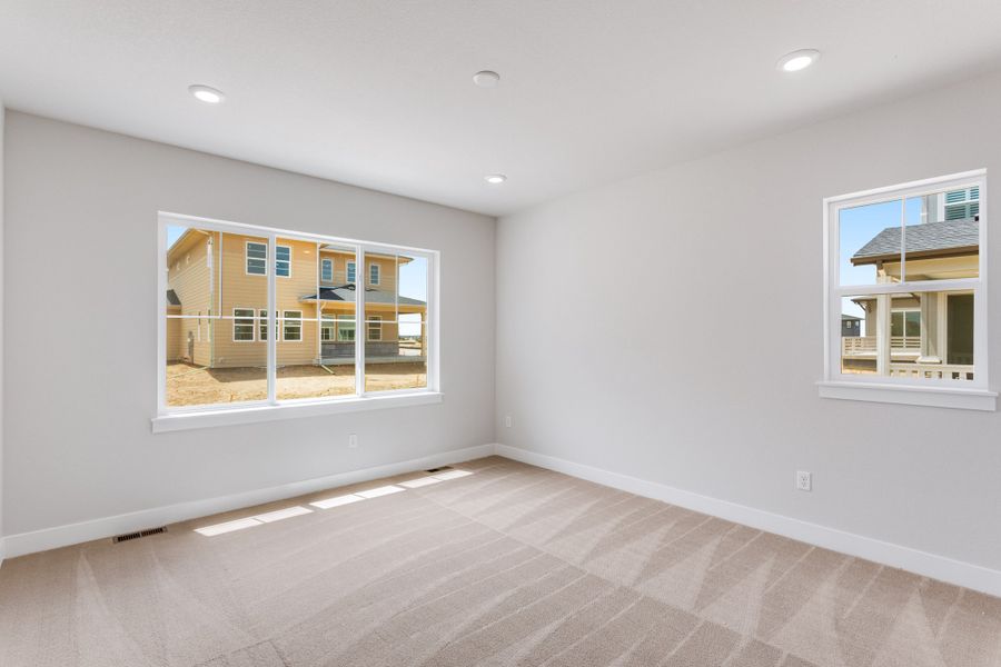 Spacious, unfurnished interior of a new home in The Aurora Highlands, Aurora (Image 14).