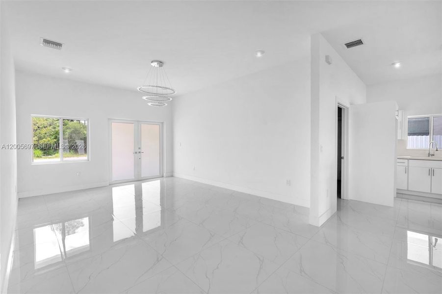Spacious, unfurnished interior of a new home in , Homestead (Image 22).