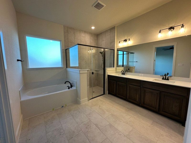 Furnished interior view inside a new home in Eagle Ridge Estates, Weatherford (Image 6).