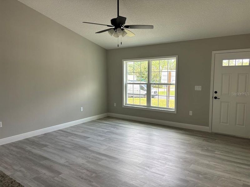 Spacious, unfurnished interior of a new home in , Dunnellon (Image 11).