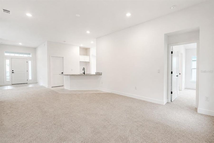 Spacious, unfurnished interior of a new home in Harmony Central, St. Cloud (Image 17).