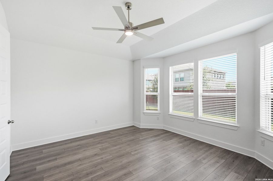 Spacious, unfurnished interior of a new home in Stillwater Ranch, San Antonio (Image 19). Spacious, unfurnished interior of a new home in Stillwater Ranch, San Antonio (Image 19).
