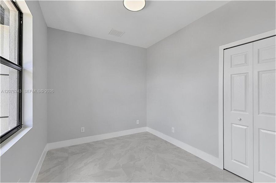 Spacious, unfurnished interior of a new home in , Lehigh Acres (Image 31).