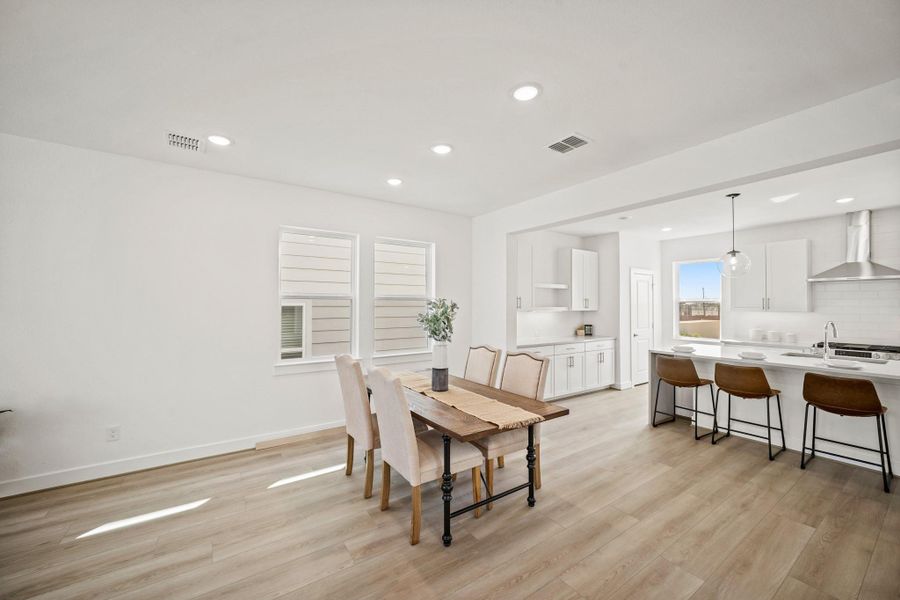Charming dining area Charming dining area