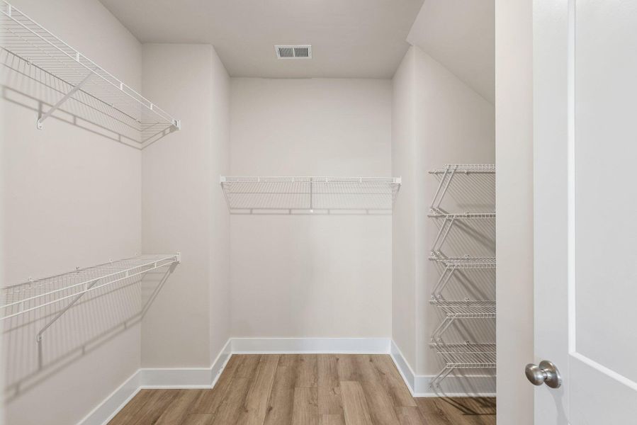 Spacious, unfurnished interior of a new home in , Charleston (Image 21).