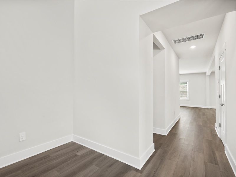 Spacious, unfurnished interior of a new home in Cedar Shoals - Signature Collection, Piedmont (Image 11).