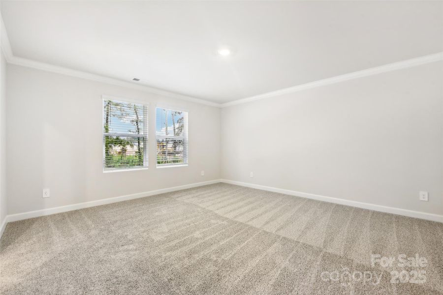Spacious, unfurnished interior of a new home in Buffalo Ridge, Newton (Image 7).