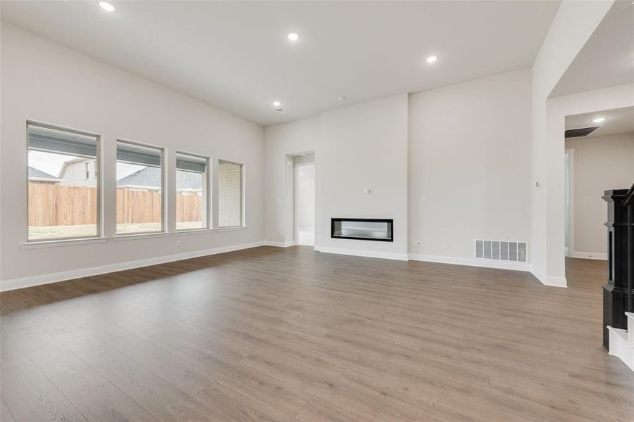 Spacious, unfurnished interior of a new home in Sutton Fields, Celina (Image 19).