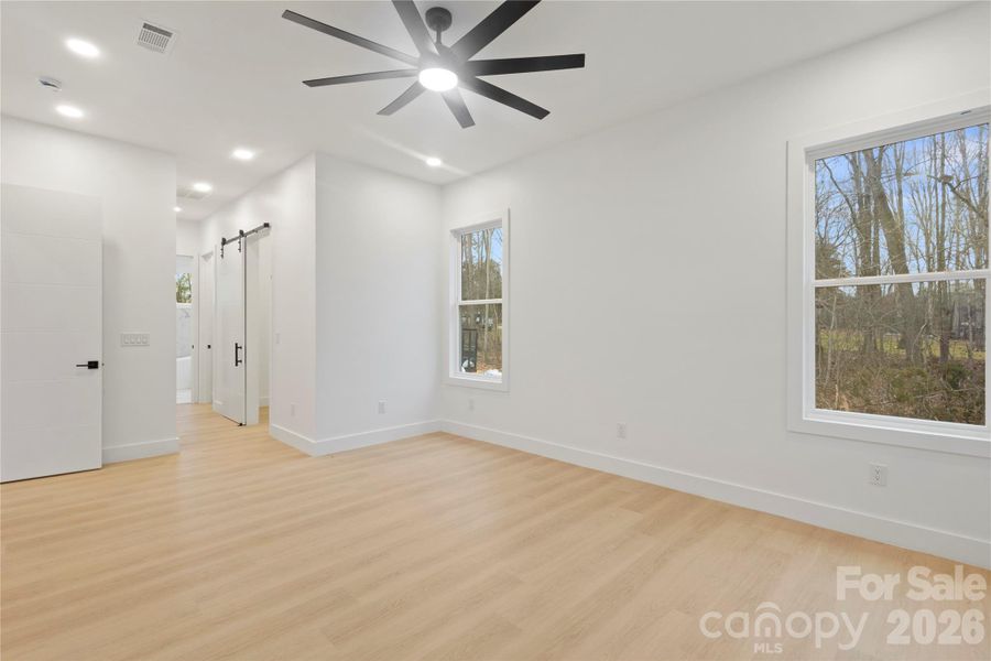 Spacious, unfurnished interior of a new home in , Gastonia (Image 24).