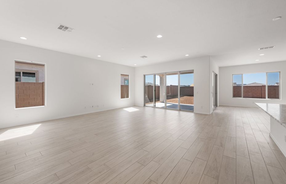 Spacious, unfurnished interior of a new home in Artisan at Asante, Surprise (Image 21). Spacious, unfurnished interior of a new home in Artisan at Asante, Surprise (Image 21).