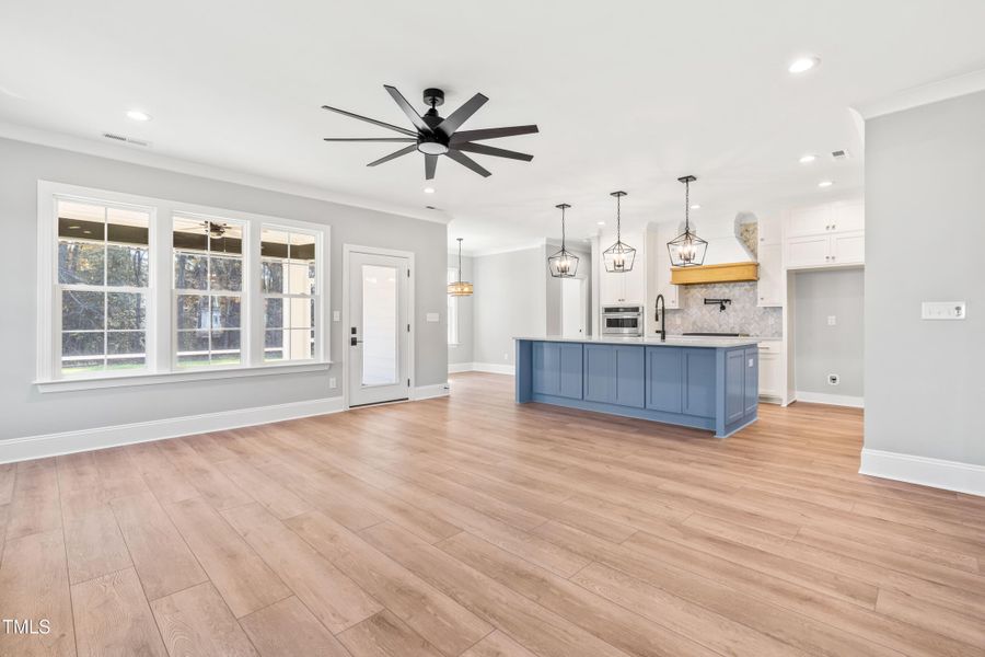 Living Room:Kitchen