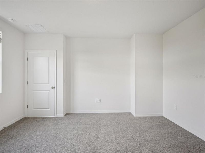 Spacious, unfurnished interior of a new home in Oakfield Trails - Premier Series, Parrish (Image 22).