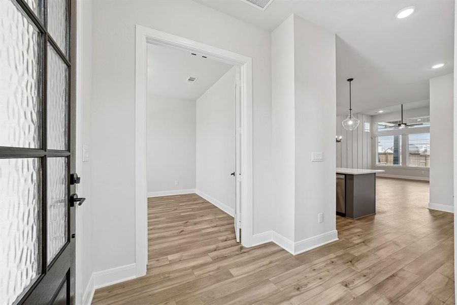 Spacious, unfurnished interior of a new home in Mantua Point Gardens, Van Alstyne (Image 18). Spacious, unfurnished interior of a new home in Mantua Point Gardens, Van Alstyne (Image 18).