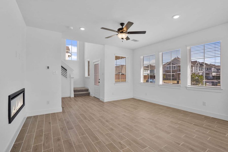 Spacious, unfurnished interior of a new home in Meridiana, Manvel (Image 16).