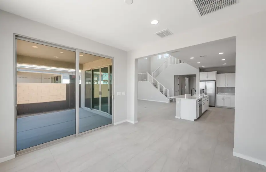 Spacious, unfurnished interior of a new home in Soleo, San Tan Valley (Image 27).