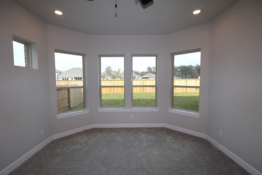 Spacious, unfurnished interior of a new home in , Conroe (Image 8).