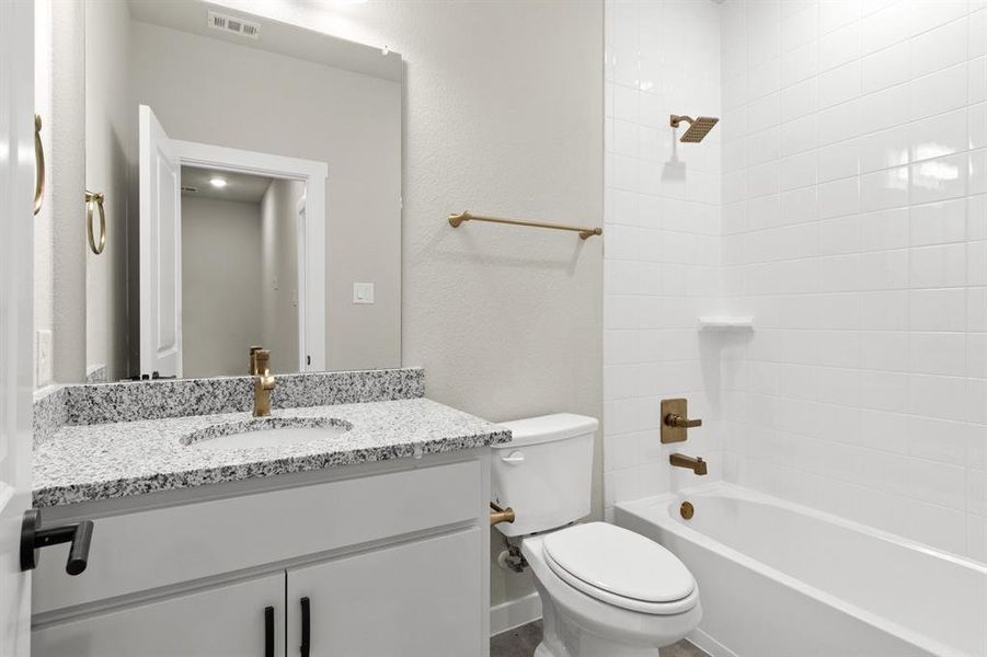 031-8609DelRioTrail-Wylie-TX-75098-Bathroom3.jpg-SMALL