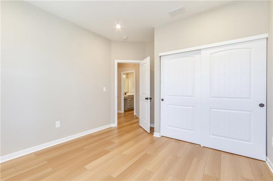 Spacious, unfurnished interior of a new home in Sweetbay Farm, Lawrenceville (Image 63).