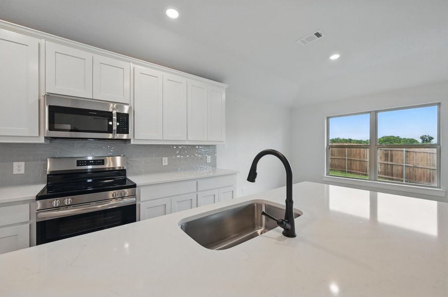 Representative furnished interior of a home built from the Essex by Cheldan Homes in Stoneview, Glen Rose (Image 52).