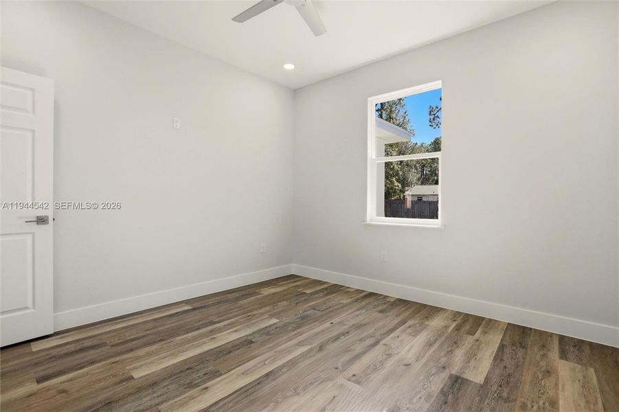 Spacious, unfurnished interior of a new home in , Sebring (Image 20).