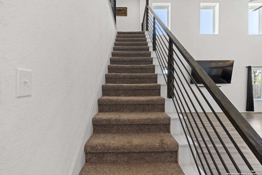 Spacious, unfurnished interior of a new home in Hickory Ridge, Elmendorf (Image 20).
