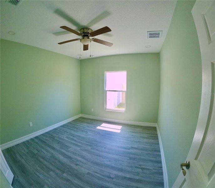 Spacious, unfurnished interior of a new home in , Tampa (Image 21).