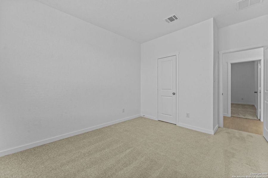 Spacious, unfurnished interior of a new home in , New Braunfels (Image 11).