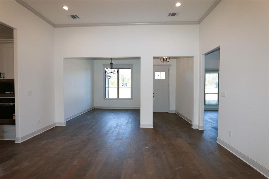Spacious, unfurnished interior of a new home in , Tyler (Image 21).