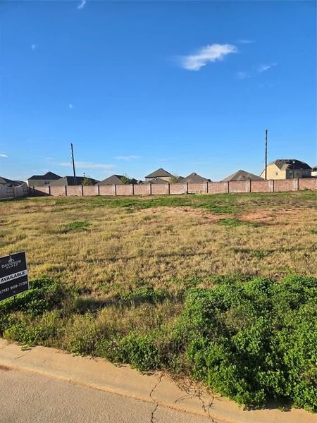 Front exterior of a new home in Sunterra, Katy, TX, highlighting curb appeal (Image 4). Front exterior of a new home in Sunterra, Katy, TX, highlighting curb appeal (Image 4).