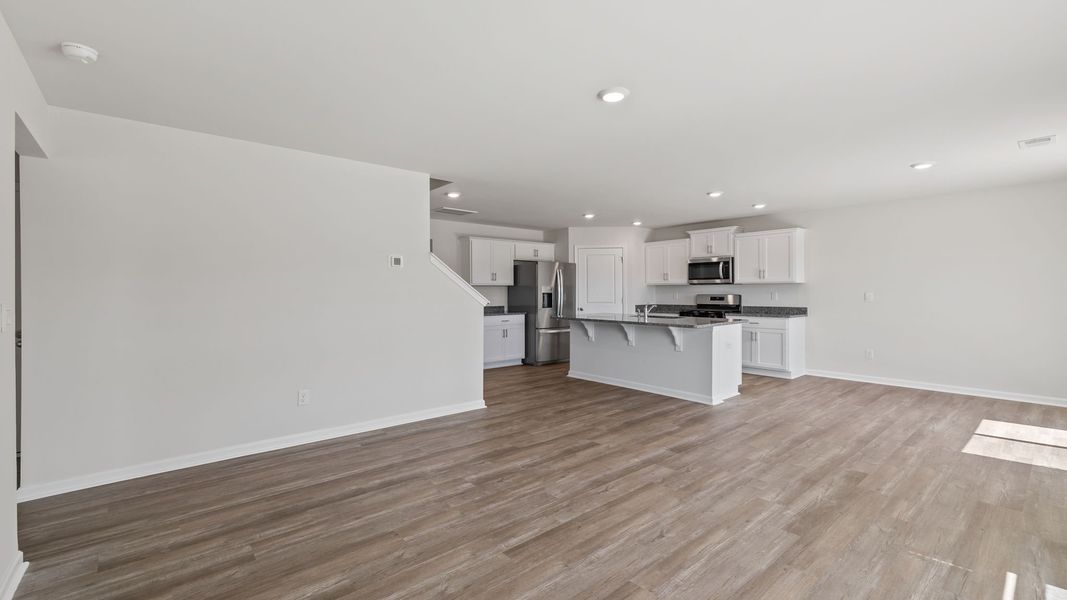 Spacious, unfurnished interior of a new home in Cedar Gap, Fountain Inn (Image 19).