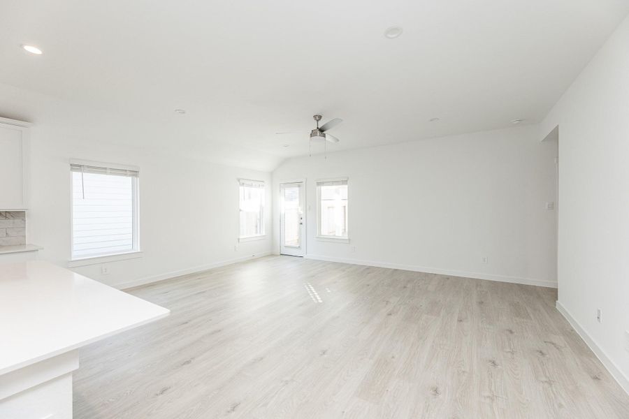 Spacious, unfurnished interior of a new home in , Fulshear (Image 25). Spacious, unfurnished interior of a new home in , Fulshear (Image 25).