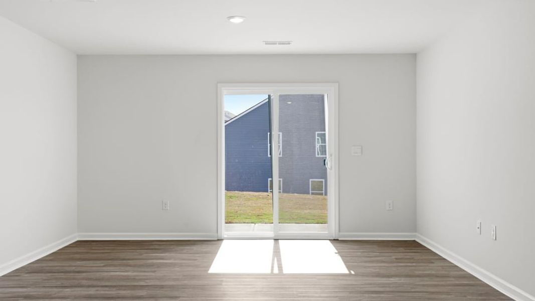 Spacious, unfurnished interior of a new home in Cedar Gap, Fountain Inn (Image 16).