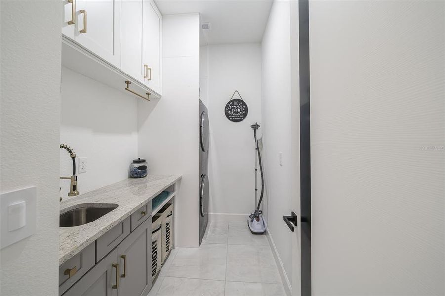 Furnished interior view inside a new home in , Wesley Chapel (Image 40).