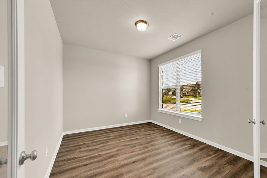 Spacious, unfurnished interior of a new home in Sunterra 50s, Katy (Image 21). Spacious, unfurnished interior of a new home in Sunterra 50s, Katy (Image 21).
