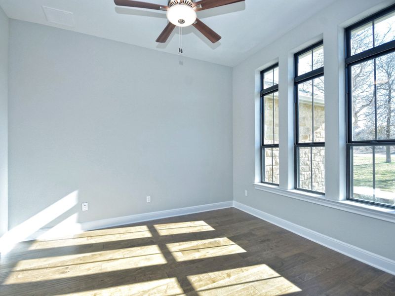 Representative unfurnished interior of a home built from the San Simeon I by Giddens Homes in Clearwater Ranch, Liberty Hill (Image 467).