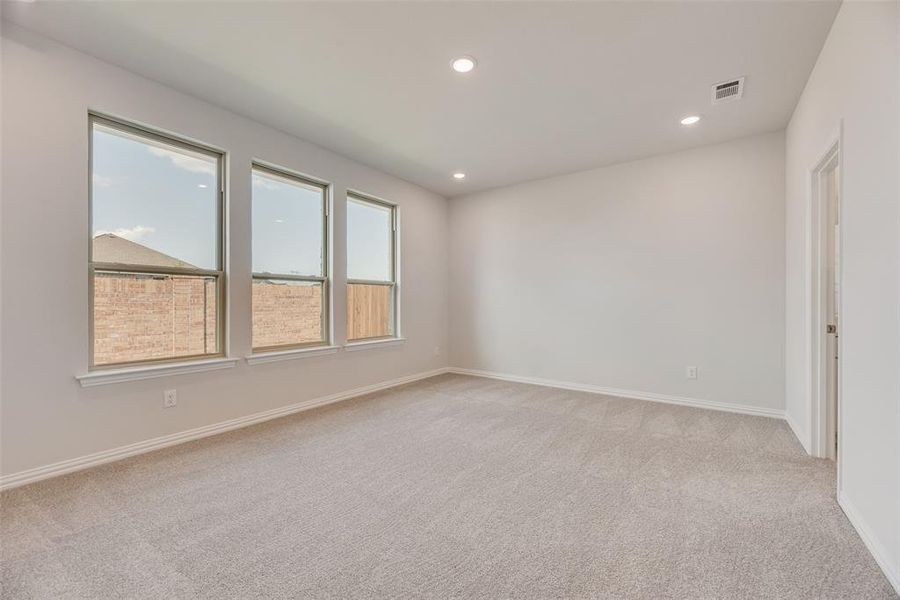 Spacious, unfurnished interior of a new home in Villages of Hurricane Creek, Anna (Image 25). Spacious, unfurnished interior of a new home in Villages of Hurricane Creek, Anna (Image 25).