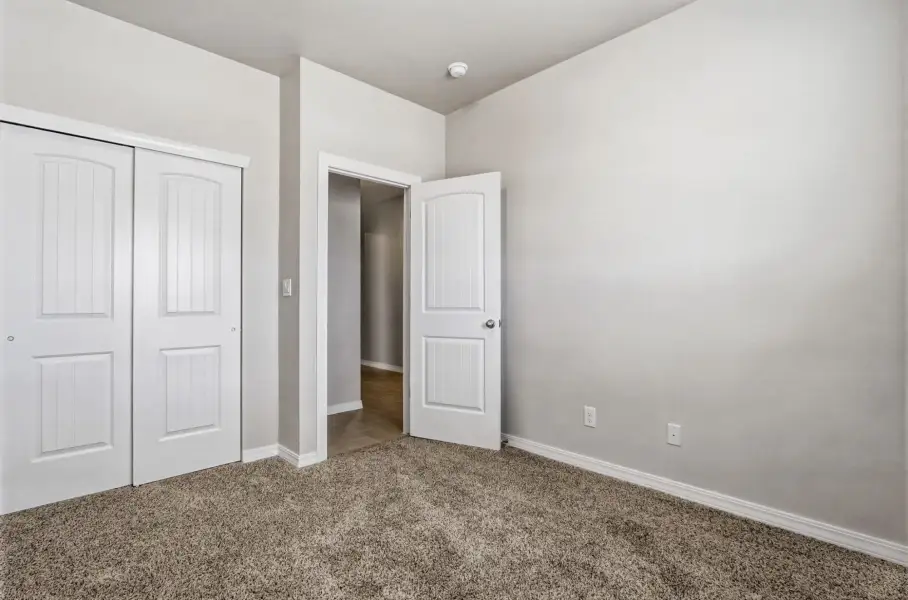 Representative unfurnished interior of a home built from the Poppy by View Homes in Paseo del Este, El Paso (Image 43).