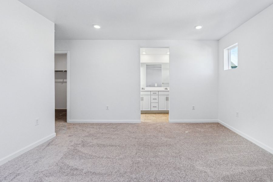 Spacious, unfurnished interior of a new home in Farmlore, Brighton (Image 13).