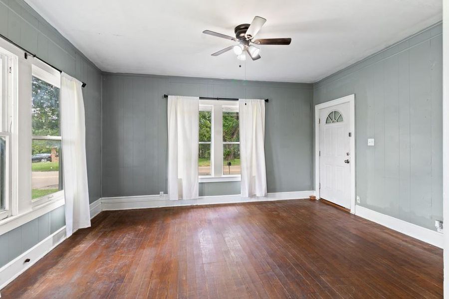 Spacious, unfurnished interior of a new home in , Groesbeck (Image 25). Spacious, unfurnished interior of a new home in , Groesbeck (Image 25).