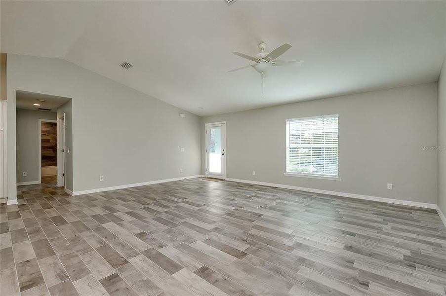 Spacious, unfurnished interior of a new home in , Englewood (Image 23).