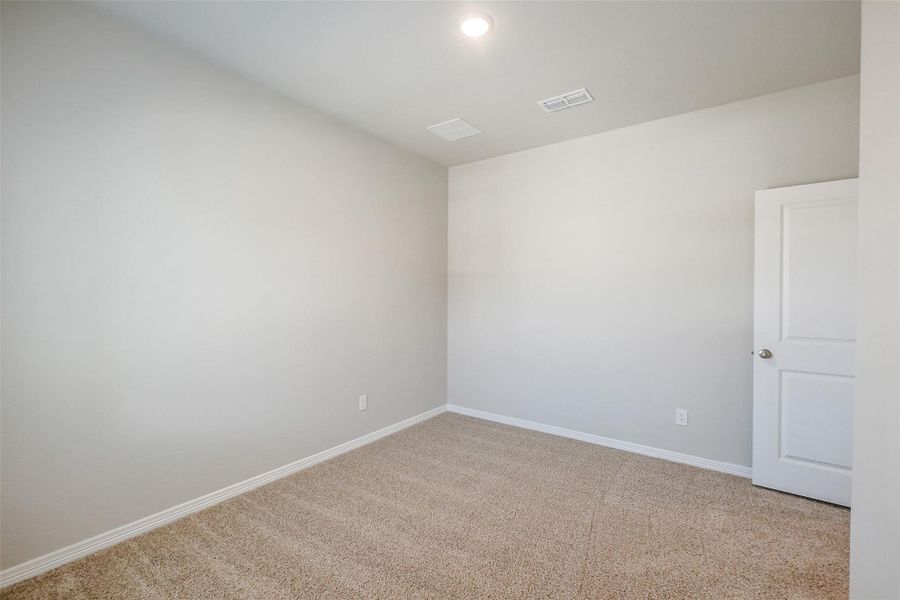 Spacious, unfurnished interior of a new home in , Houston (Image 29).