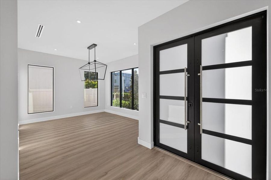 Spacious, unfurnished interior of a new home in , Tampa (Image 57).