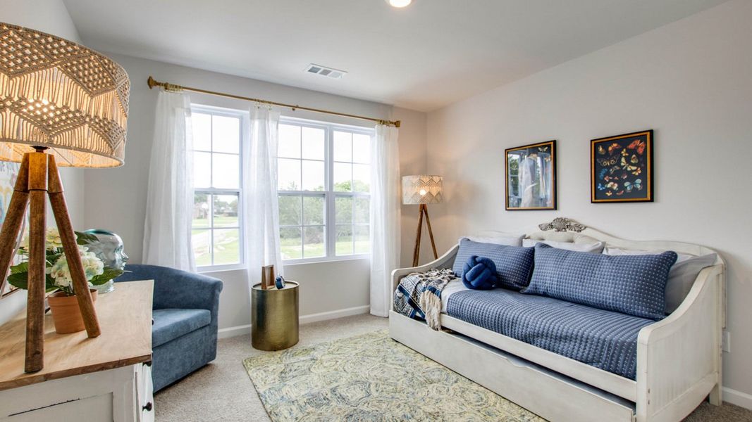 Representative furnished interior of a home built from the OWENS by D.R. Horton in Woodbridge Glen Townhomes, Lebanon (Image 27).