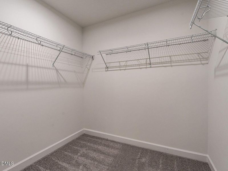 025-1280x960-primary-closet