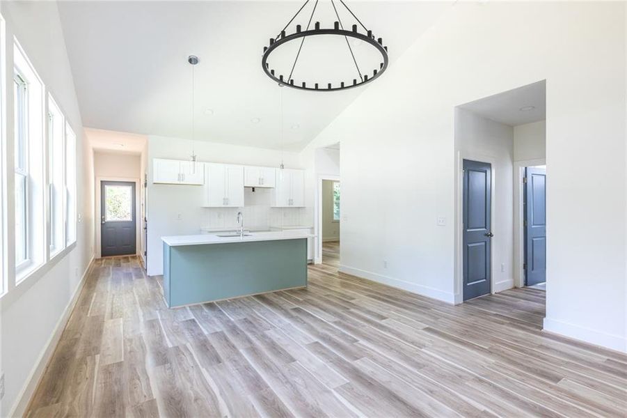 Spacious, unfurnished interior of a new home in , Atlanta (Image 39).