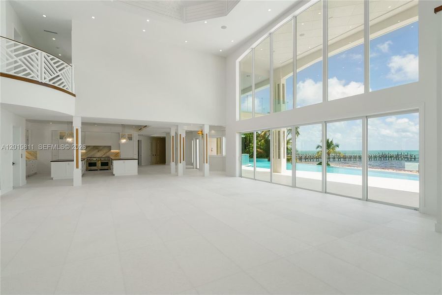 Spacious, unfurnished interior of a new home in , Tavernier (Image 16).