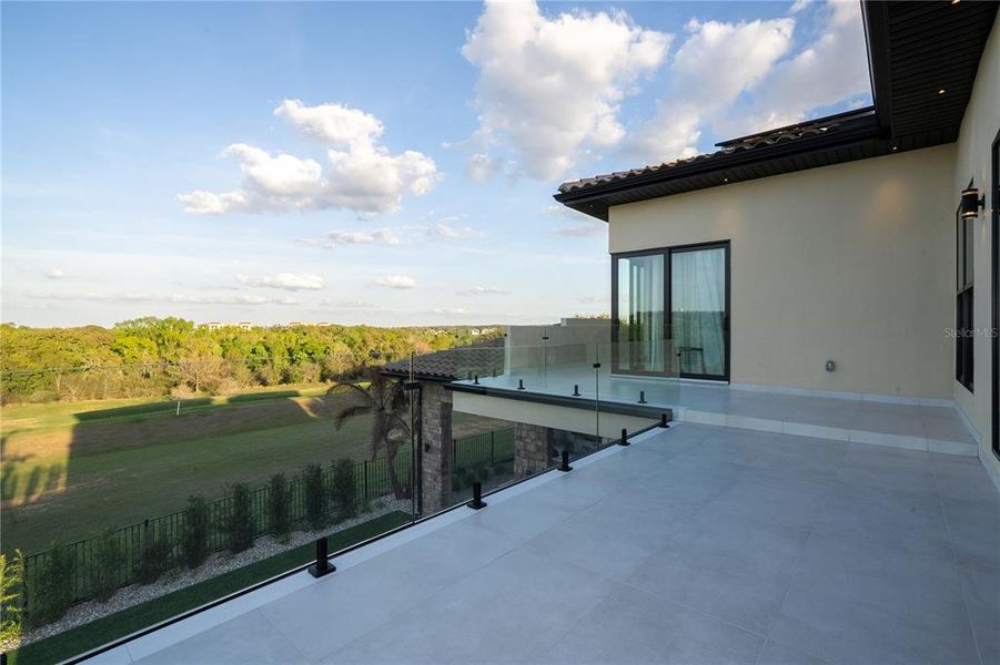 Exterior details and patio area of a home in , Montverde (Image 36).